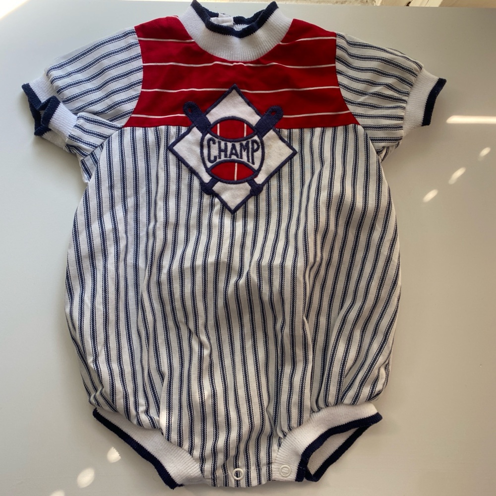 Toddle Tyke Vintage Red and White Striped Baseball Onsie / Size 9m / VGUC
